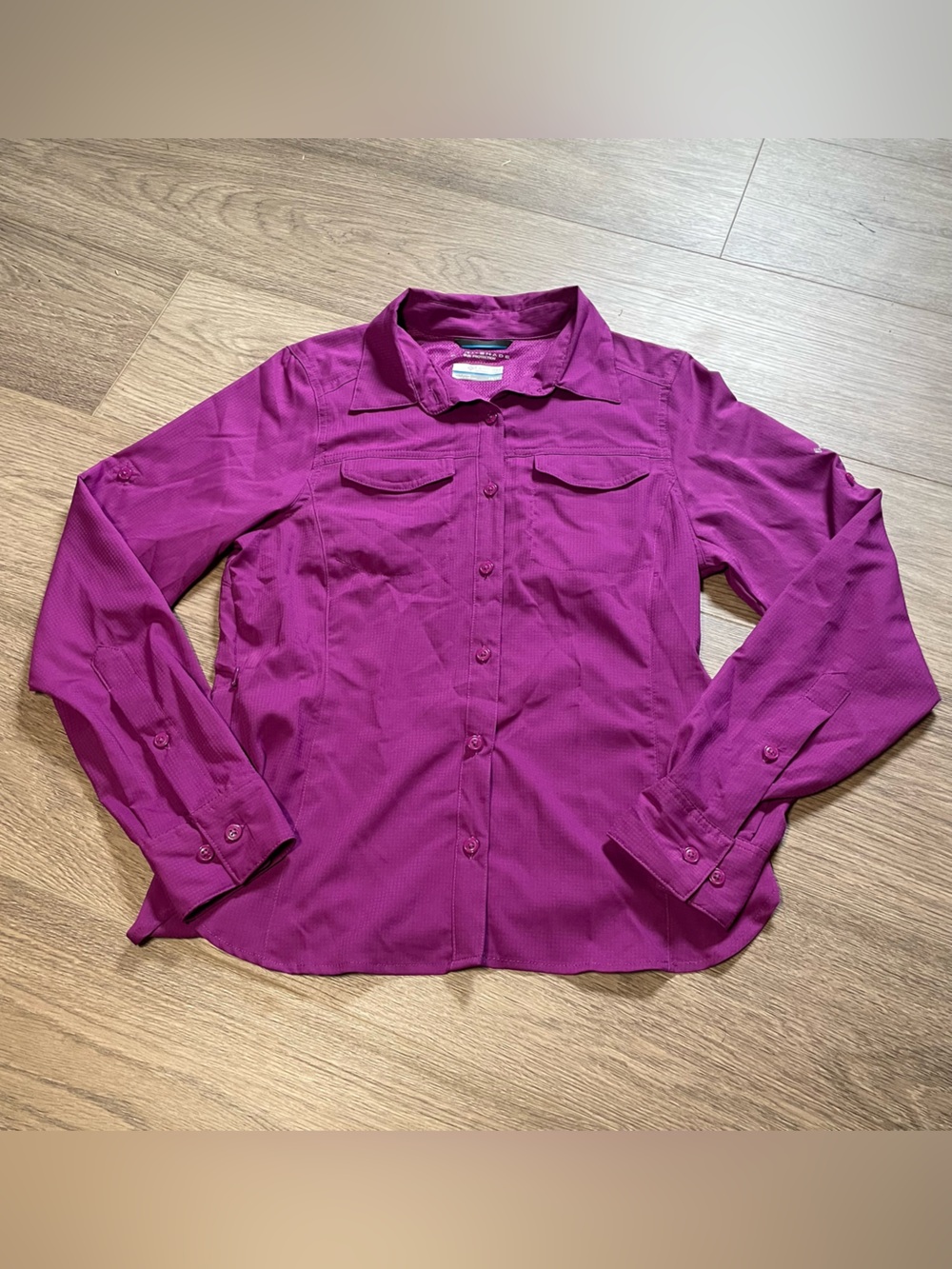 Columbia Fuchsia Omni-Shade Lightweight Women’s XS Shirt Outdoor Fishing Summer